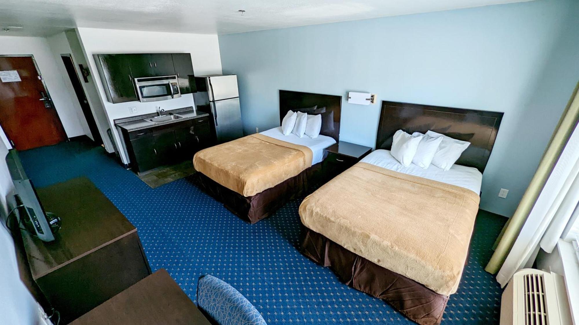 Fairbridge Inn & Suites Canadian Exterior photo